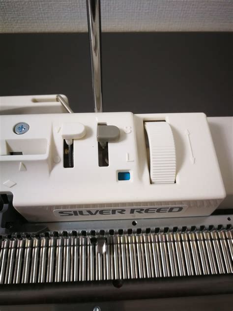 Knitmaster Knitting Machine SK 370 Fine Gauge Used — machine4u