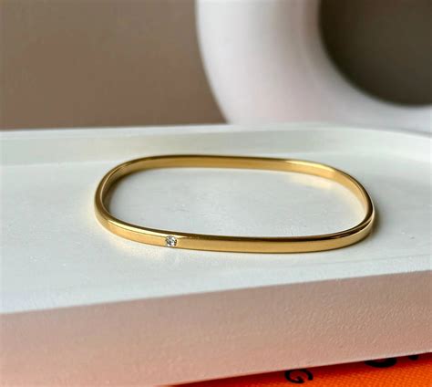 Fine Gold Square Bangle