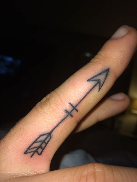 finger tattoos arrow