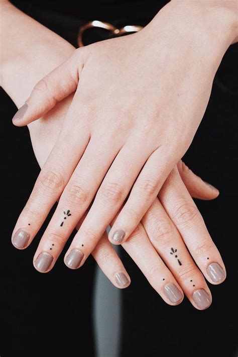 finger tattoos simple
