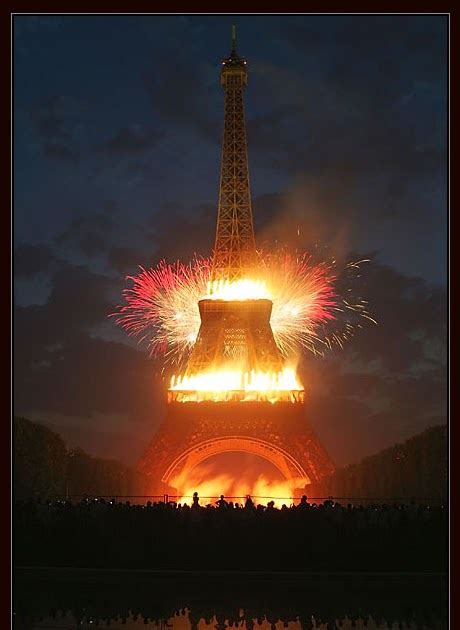 fire at eiffel tower