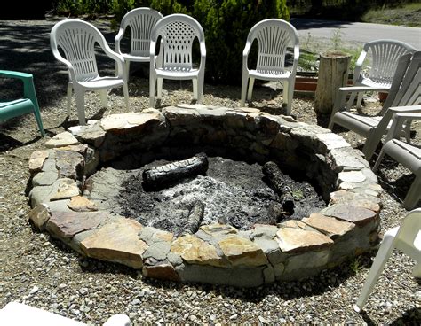 Fire Pit Ideas Using Rocks