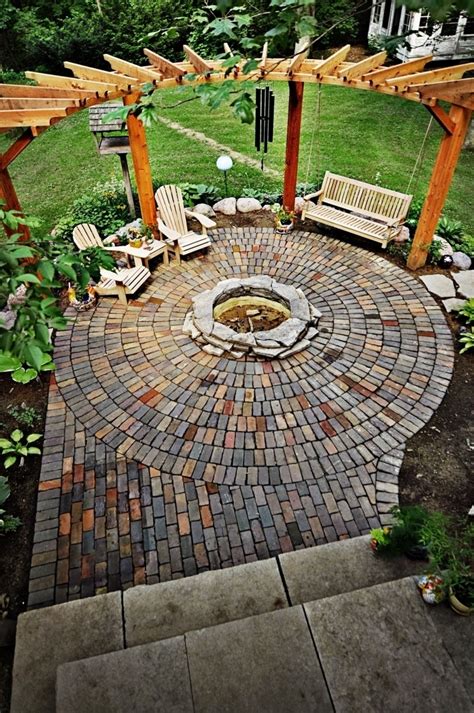 Outdoor fire pit designs, Fire pit backyard, Backyard fire