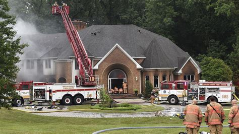 fireman dies in house fire