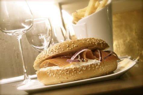 first avenue restaurant