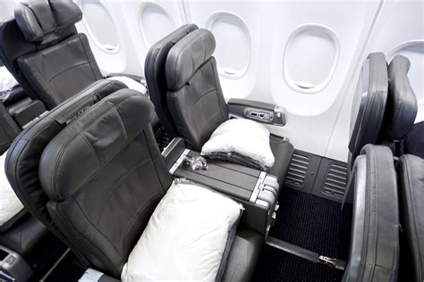 first class seats on boeing 737-800