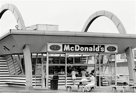 first mcdonald's restaurant