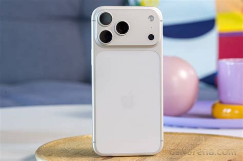 first review iphone 17 pro