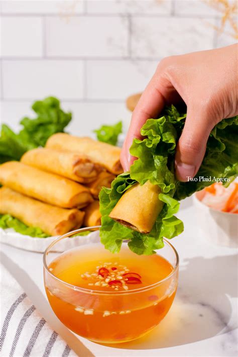 Fish Sauce Egg Roll