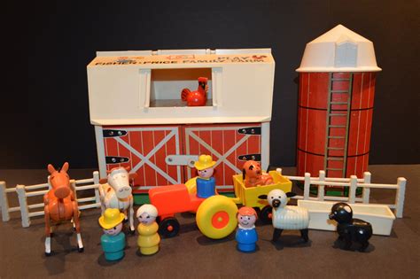 fisher price family play farm 1980