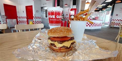 Five Guys Japan