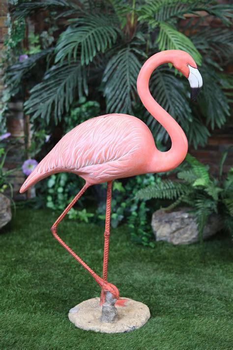 flamingo garden decor