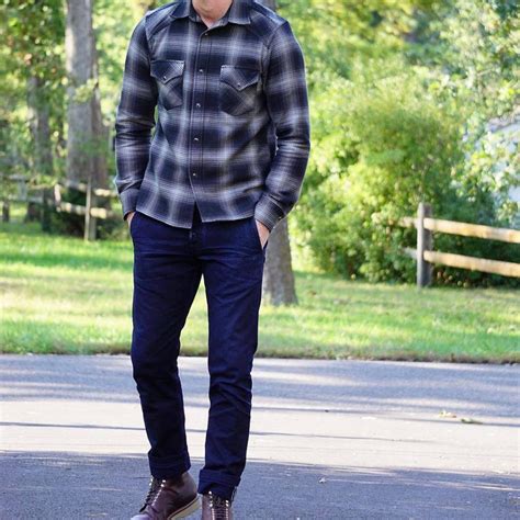 Flannel Shirt With Jeans Outfit rippedjeans ★ For the inspiration on