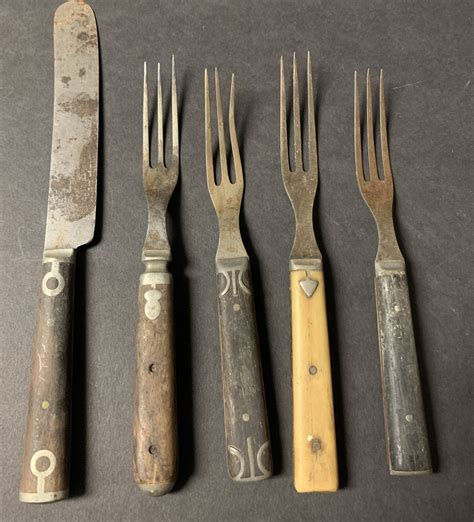 Flatware With 3 Prong Forks