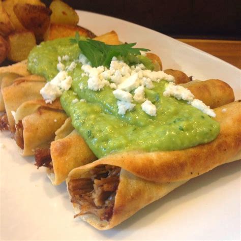 Flautas De Pollo De Res