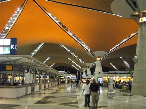 flights from مطار دبي الدولي to كوالا لمبور