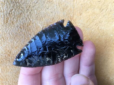 Flint Knapping Obsidian Arrowheads