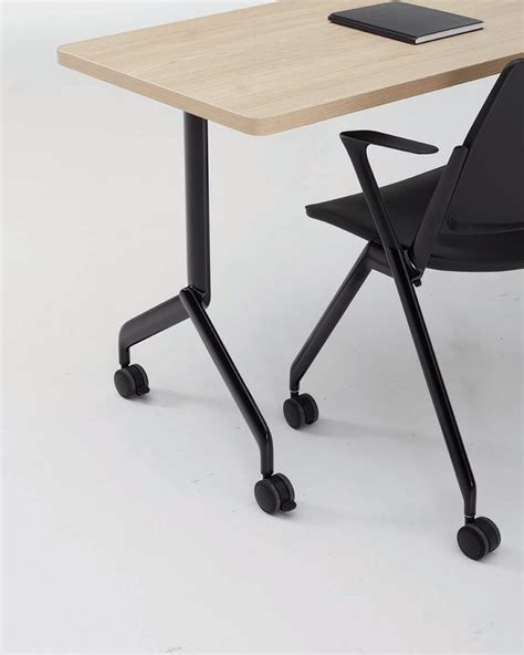 Flip Top Table Teknion