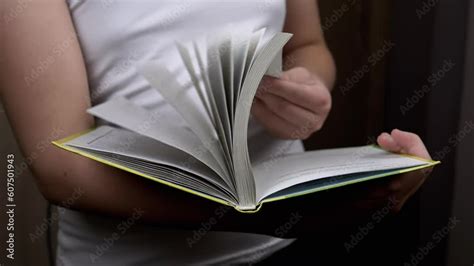 Discover the Ultimate Way of Flipping Through a Book with these Expert Tips!