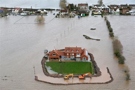 floods in the uk 2020