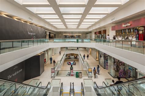 Floor Center Burbank