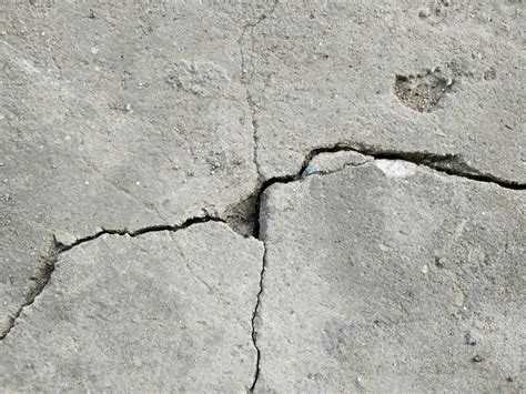 floor crack