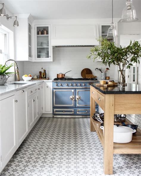 Floor Tile Ideas For Small Kitchen