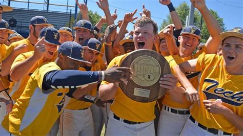 PHOTOS FDTC Baseball Region 10 Tournament Champions Gallery