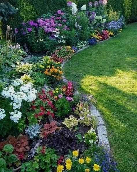 Flower Bed Landscape Ideas