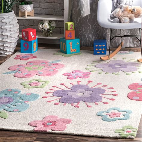www.divinemindpool.com:flower rug for nursery