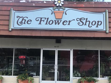 flower shops in east aurora