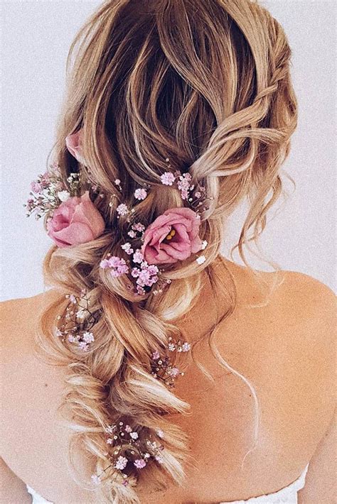  79 Stylish And Chic Flowers To Put In Hair For Wedding For Short Hair