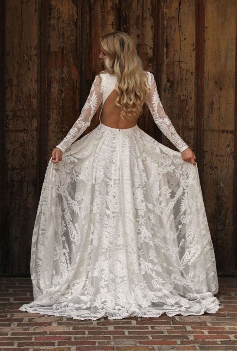 19+ Flowy Wedding Dresses