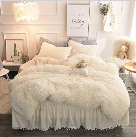How to Make your Bedding Fluffy and our new Bedding Nesting With