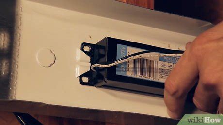 Fluorescent Light Humming