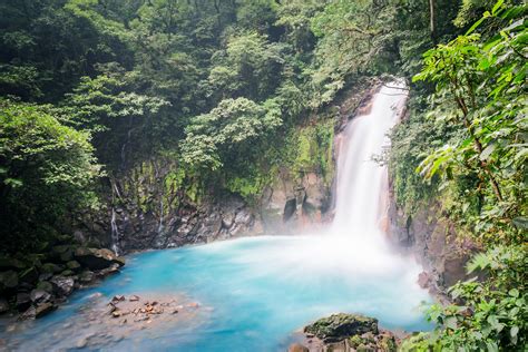 fluss durch costa rica