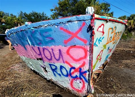 Folly Beach’s iconic graffiti boat Charleston, South Car… Flickr