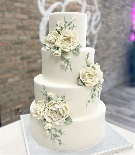 Fondant Icing Wedding Cake