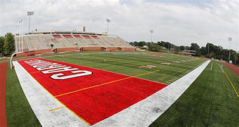 football field in feet