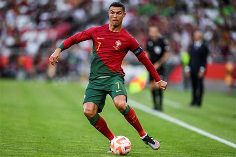 football pictures of ronaldo