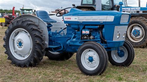 Classic Ford 2000 tractor in a field