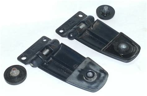 ford expedition rear window hinge