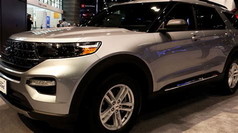 Ford Explorer electrical system inspection during a recall