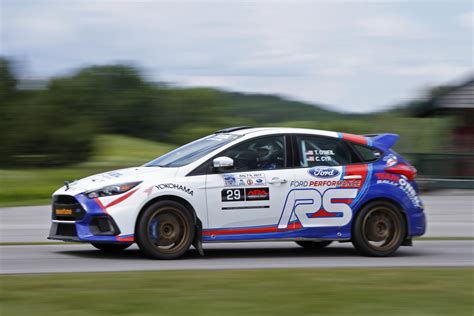 ford focus rs rally car