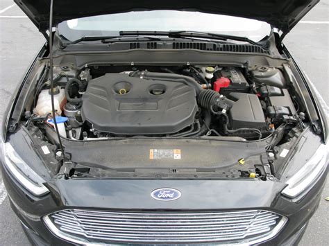 ford fusion se engine size