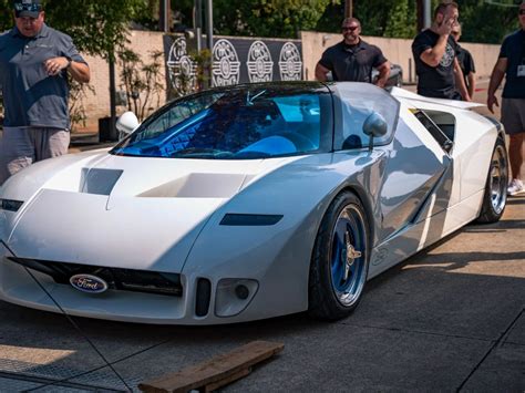 ford gt90 limo rental