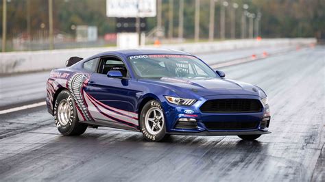 ford mustang drag race