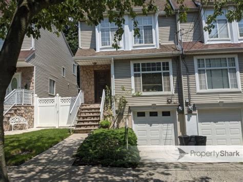 foreclosures staten island