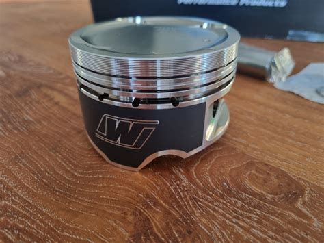 Forged Pistons Z32