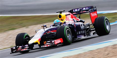 formula 1 cars racing